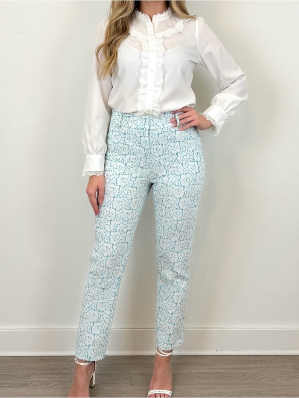 Ann Taylor Women’s Blue and Lace Ankle Pants / Size 6